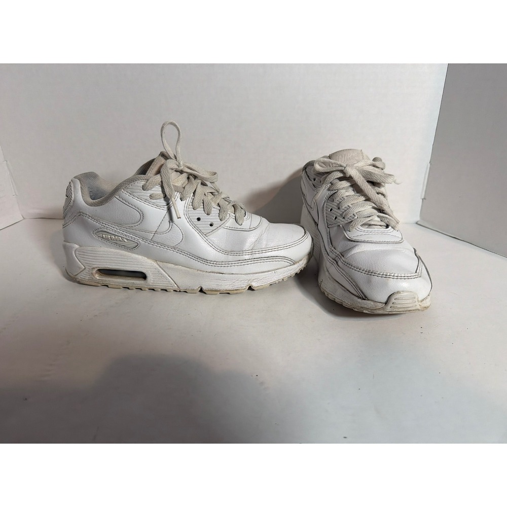 Nike Air Max 90 LTR GS Triple White Leather Sneakers 833412-100 Kids Size 6.5Y